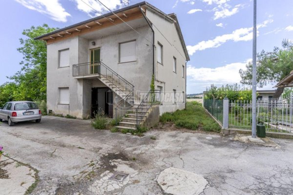 casa indipendente in vendita a Montecosaro in zona Borgo Stazione