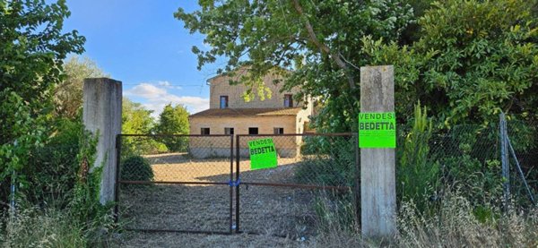 casa indipendente in vendita a Montecosaro in zona Borgo Stazione