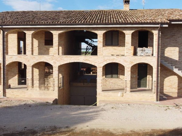 casale in vendita a Montecosaro