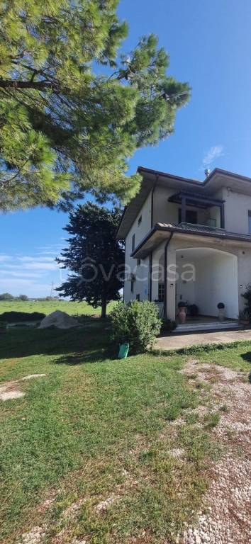 appartamento in vendita a Montecosaro in zona Borgo Stazione