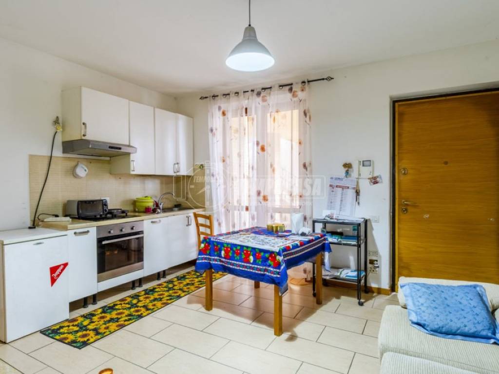 appartamento in vendita a Montecosaro in zona Borgo Stazione