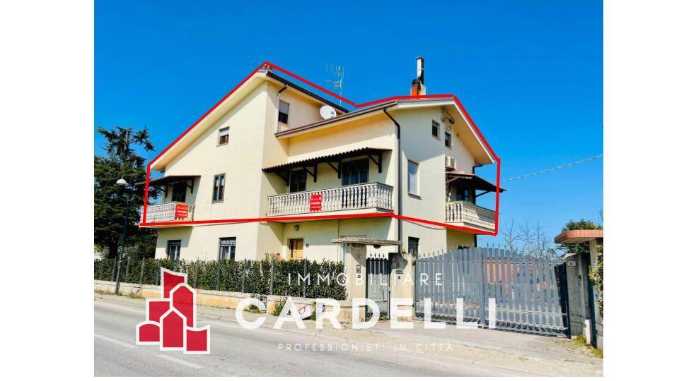 appartamento in vendita a Montecosaro in zona Borgo Stazione