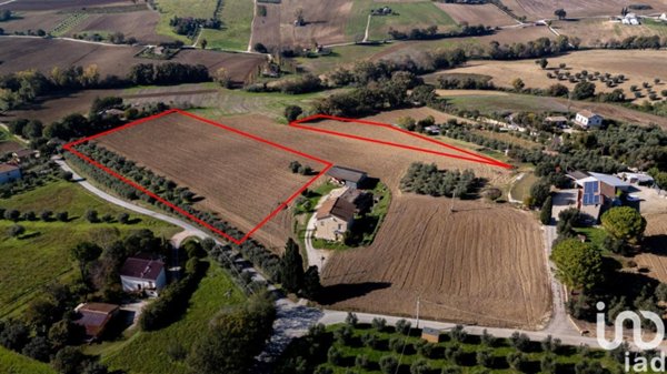 terreno agricolo in vendita a Montecosaro