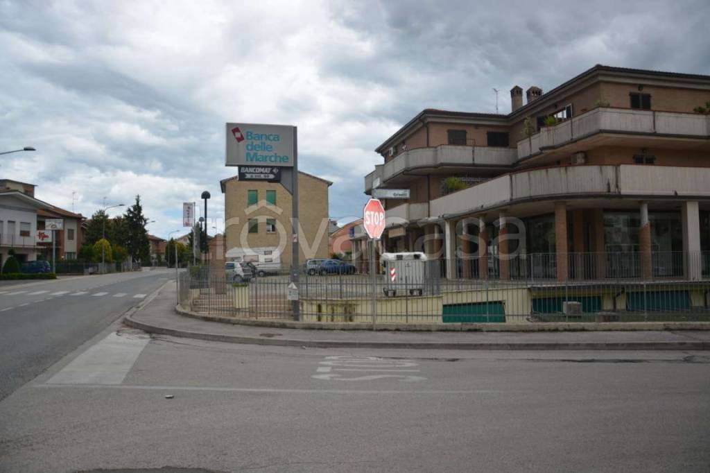 negozio in vendita a Montecosaro