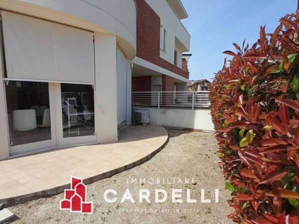 appartamento in vendita a Montecosaro in zona Borgo Stazione