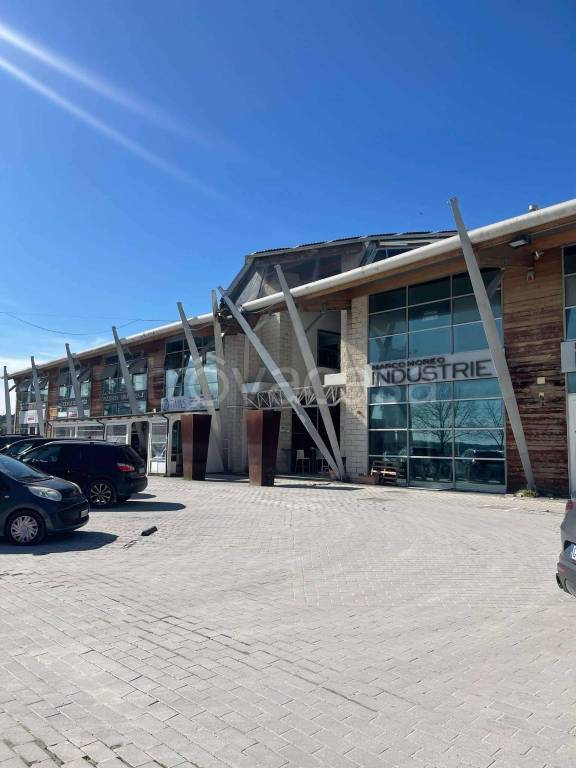 negozio in vendita a Montecosaro