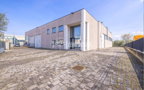appartamento in vendita a Montecosaro in zona Borgo Stazione