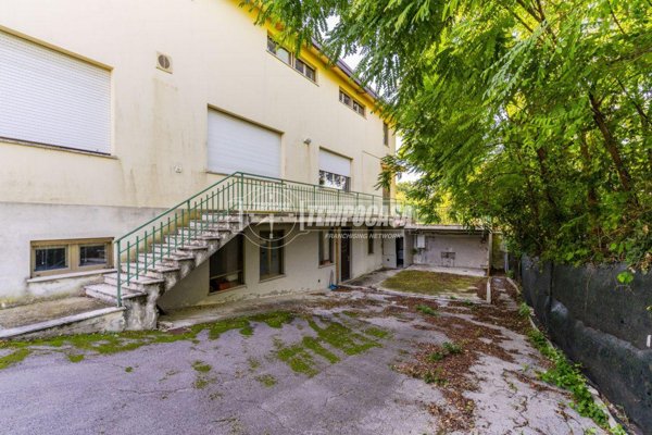 casa indipendente in vendita a Montecosaro
