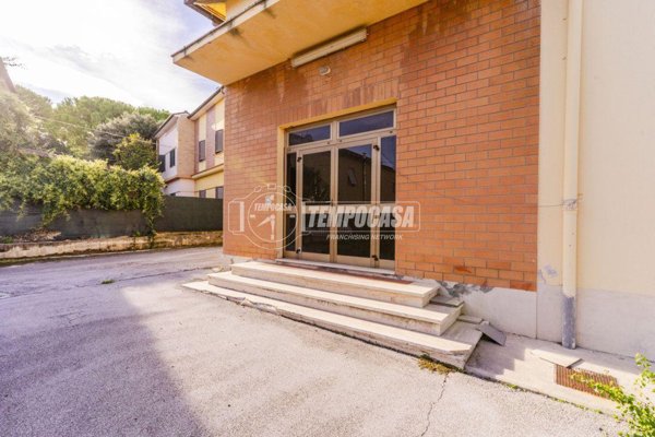 casa indipendente in vendita a Montecosaro