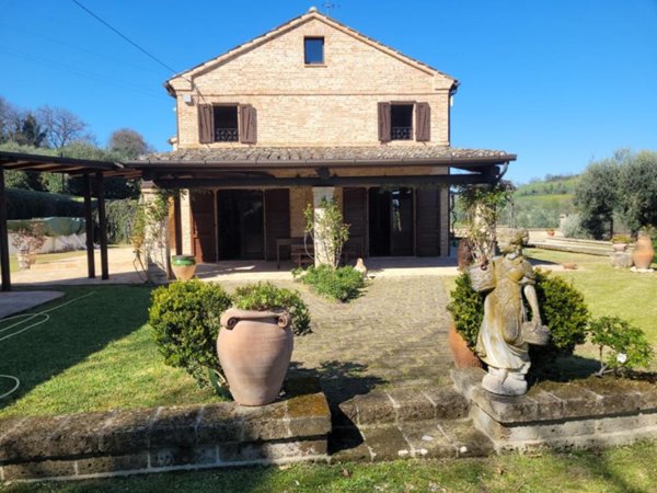casa indipendente in vendita a Montecosaro
