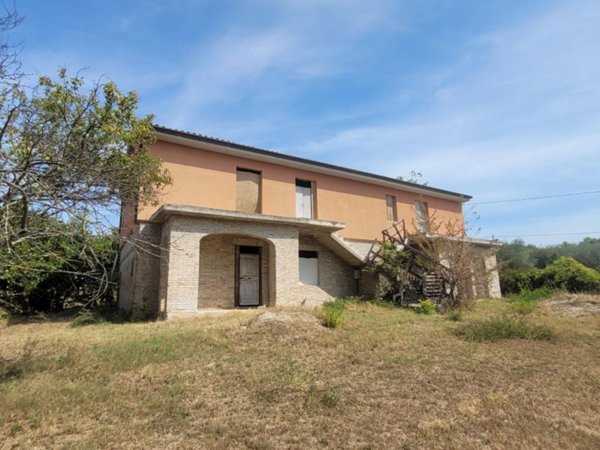 casa indipendente in vendita a Montecosaro