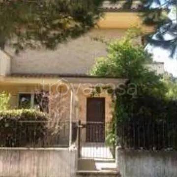 appartamento in vendita a Montecosaro in zona Borgo Stazione