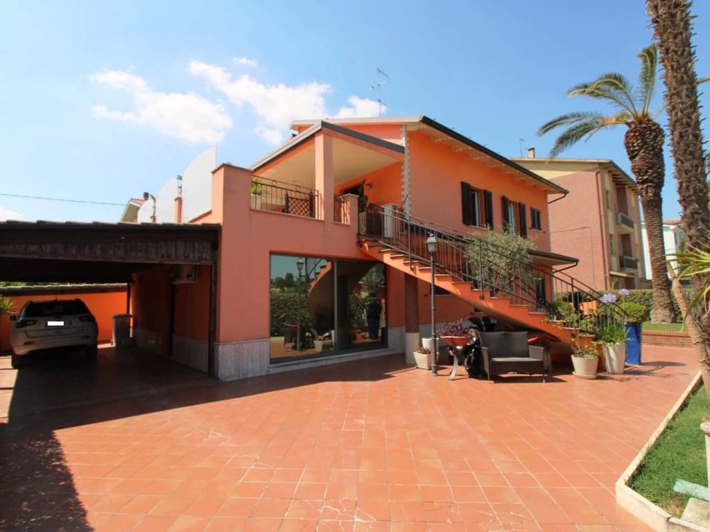 appartamento in vendita a Montecosaro