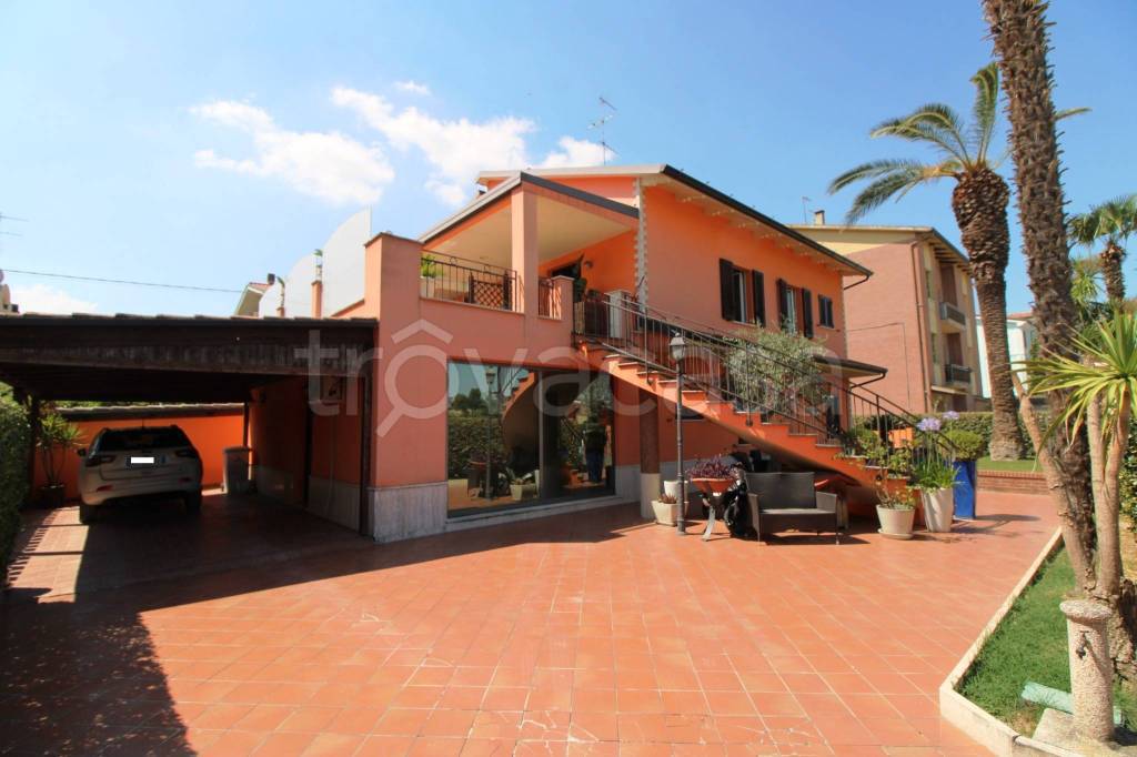 appartamento in vendita a Montecosaro