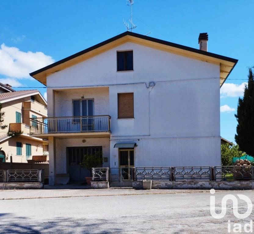 casa indipendente in vendita a Montecosaro in zona Borgo Stazione