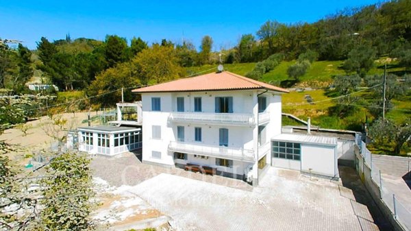 casa indipendente in vendita a Montecosaro