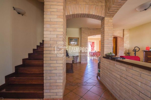 casa indipendente in vendita a Montecosaro in zona Borgo Stazione