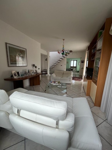 casa indipendente in vendita a Montecosaro