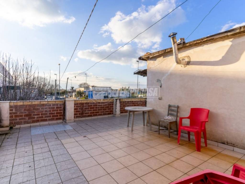 casa indipendente in vendita a Montecosaro in zona Borgo Stazione