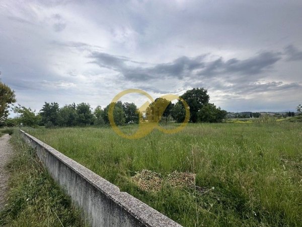 terreno edificabile in vendita a Montecosaro