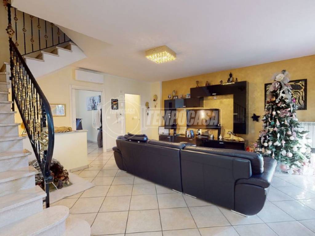 casa indipendente in vendita a Montecosaro in zona Borgo Stazione