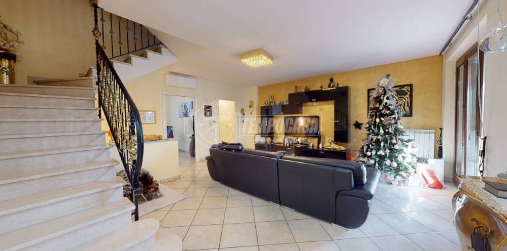 casa indipendente in vendita a Montecosaro in zona Borgo Stazione