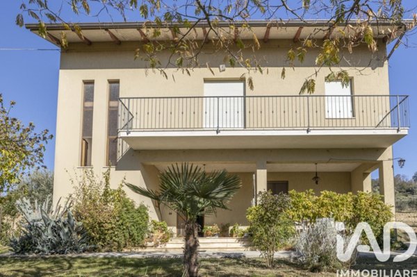 casa indipendente in vendita a Montecosaro in zona Borgo Stazione