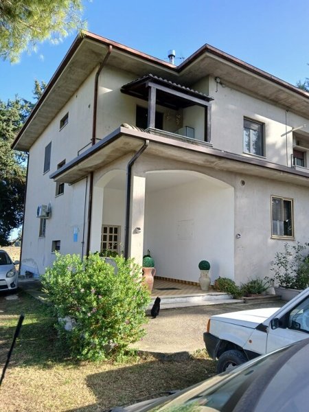 casa indipendente in vendita a Montecosaro in zona Borgo Stazione