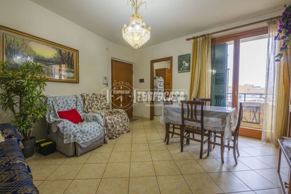 appartamento in vendita a Montecosaro in zona Borgo Stazione