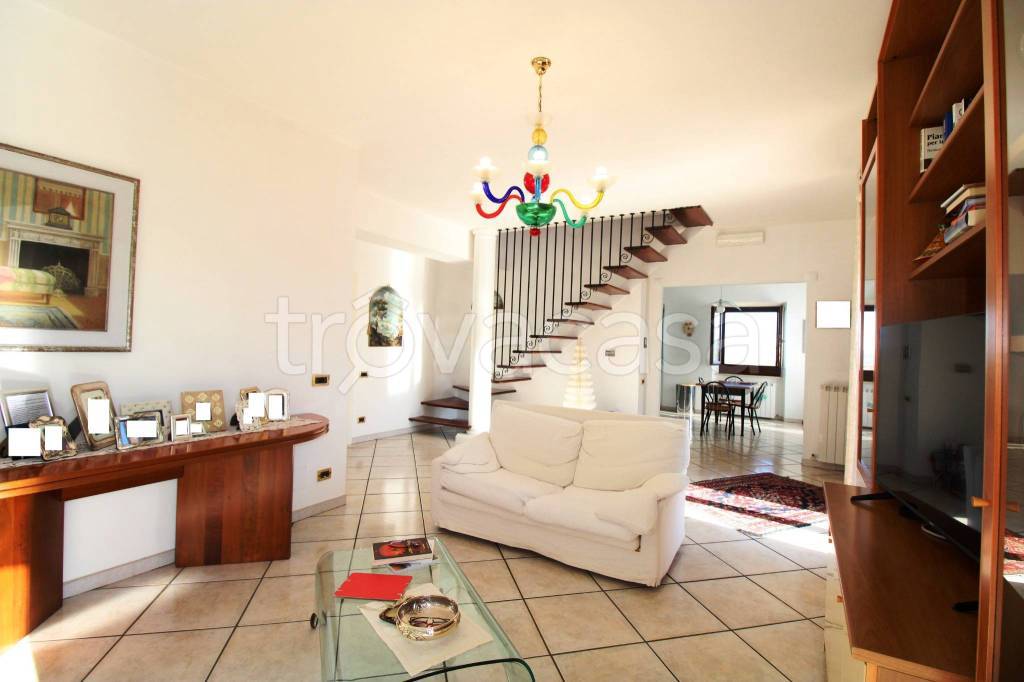 appartamento in vendita a Montecosaro in zona Borgo Stazione