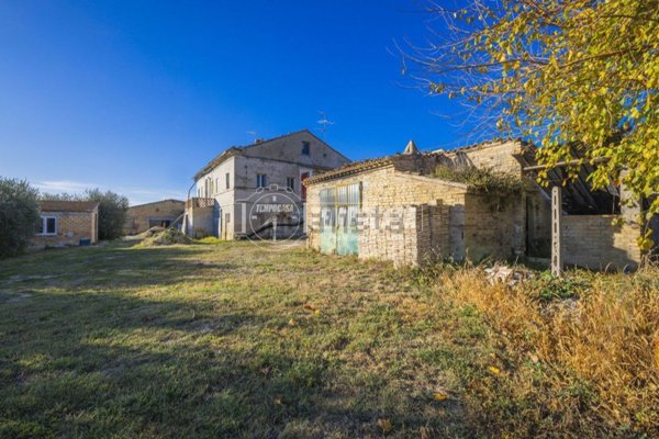 casa indipendente in vendita a Montecosaro in zona Borgo Stazione