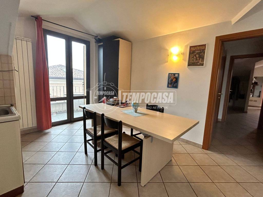 appartamento in vendita a Montecosaro in zona Borgo Stazione