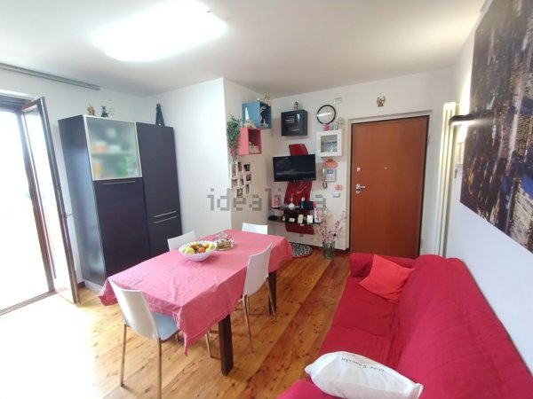 appartamento in vendita a Montecosaro in zona Borgo Stazione