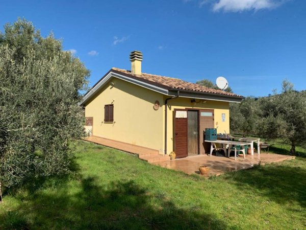 casa indipendente in vendita a Montecosaro