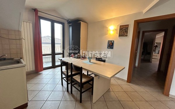 appartamento in vendita a Montecosaro in zona Borgo Stazione