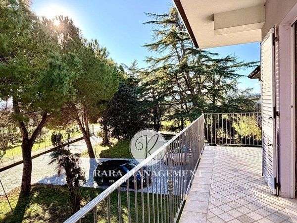 appartamento in vendita a Montecosaro in zona Borgo Stazione