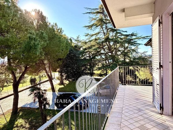 appartamento in vendita a Montecosaro in zona Borgo Stazione