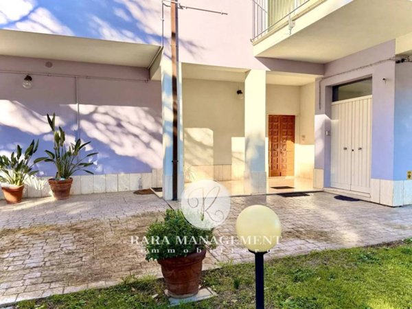 appartamento in vendita a Montecosaro in zona Borgo Stazione