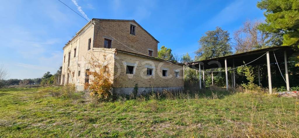 casa indipendente in vendita a Montecosaro in zona Crocette