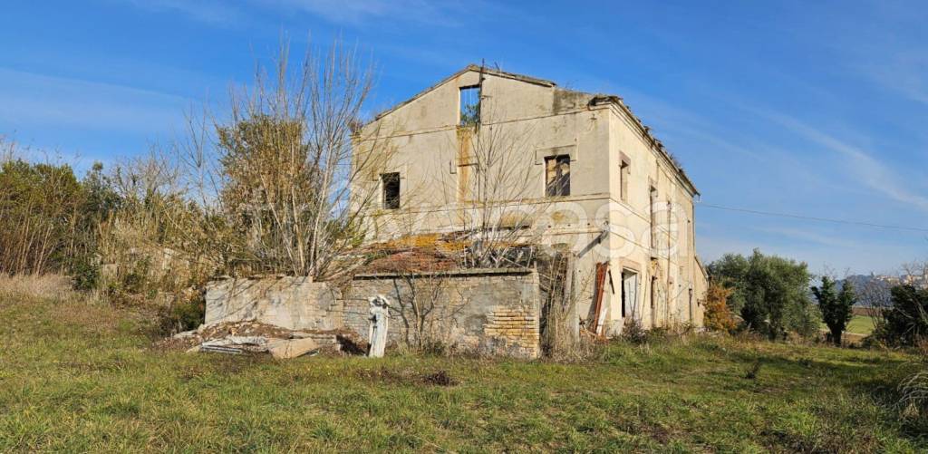 casa indipendente in vendita a Montecosaro in zona Crocette
