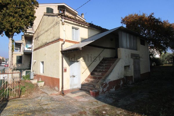 casa indipendente in vendita a Montecosaro