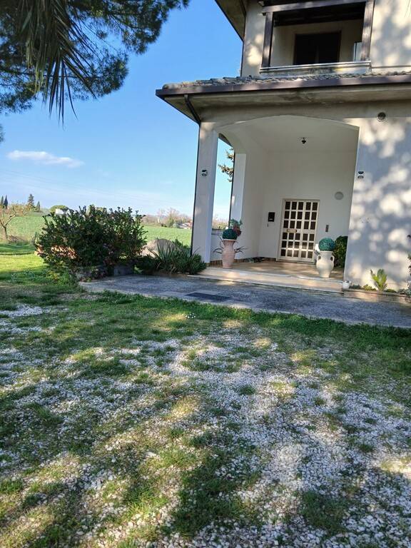 casa indipendente in vendita a Montecosaro