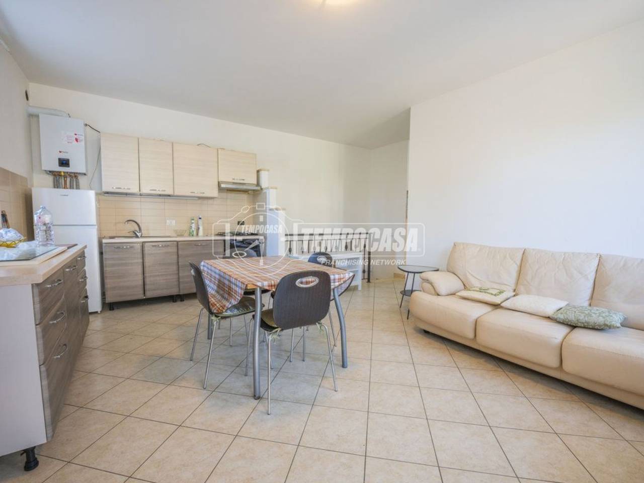 appartamento in vendita a Montecosaro in zona Borgo Stazione