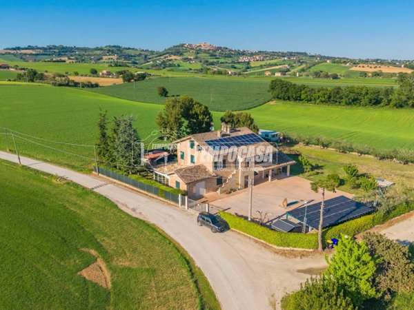 casa indipendente in vendita a Montecosaro