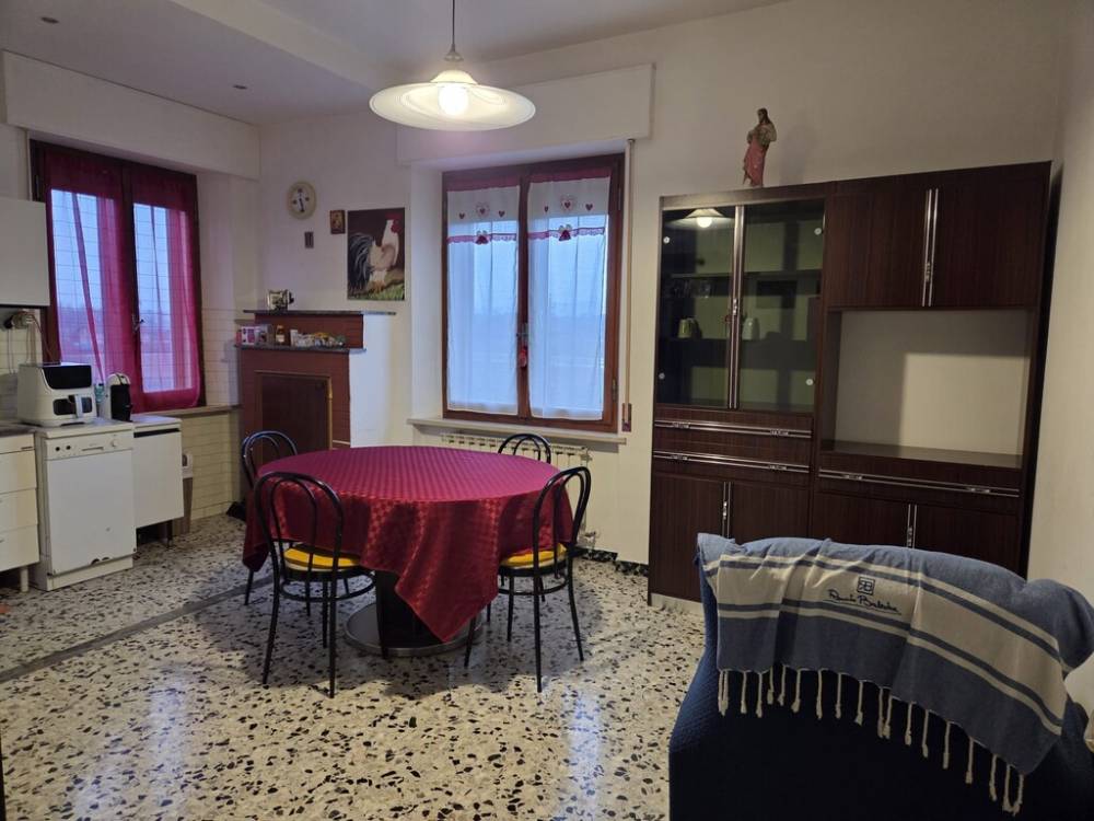 appartamento in vendita a Montecosaro in zona Borgo Stazione