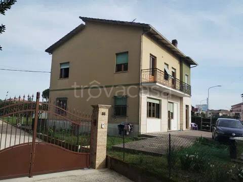 casa indipendente in vendita a Montecosaro in zona Borgo Stazione