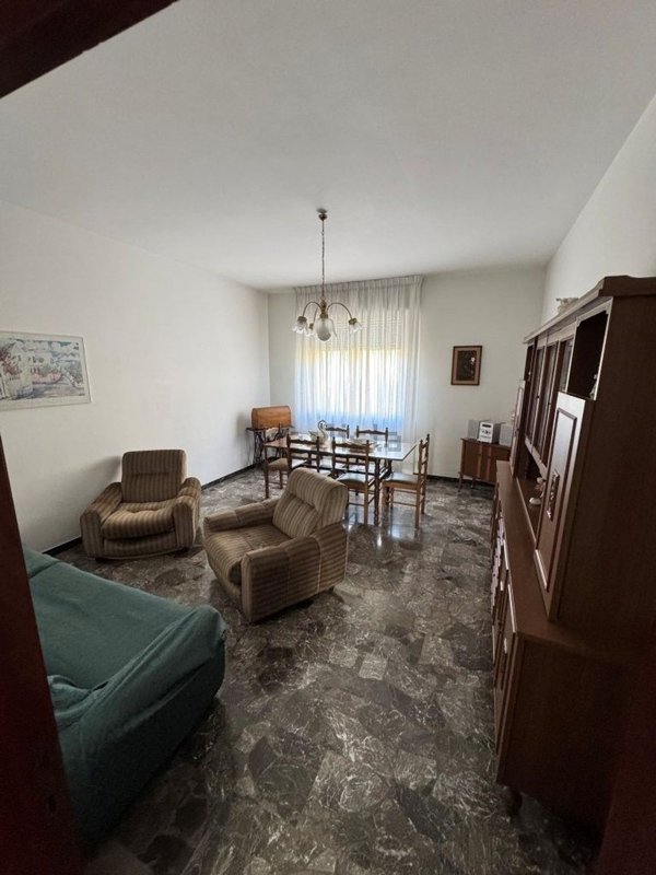 appartamento in vendita a Montecosaro in zona Borgo Stazione