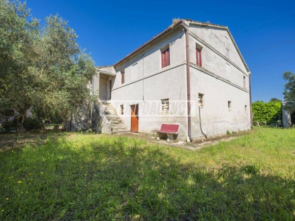 casa indipendente in vendita a Montecosaro in zona Crocette