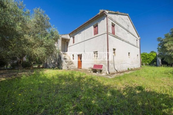 casa indipendente in vendita a Montecosaro in zona Crocette