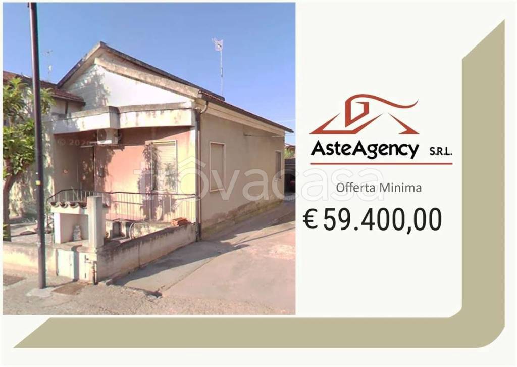 appartamento in vendita a Montecosaro in zona Borgo Stazione